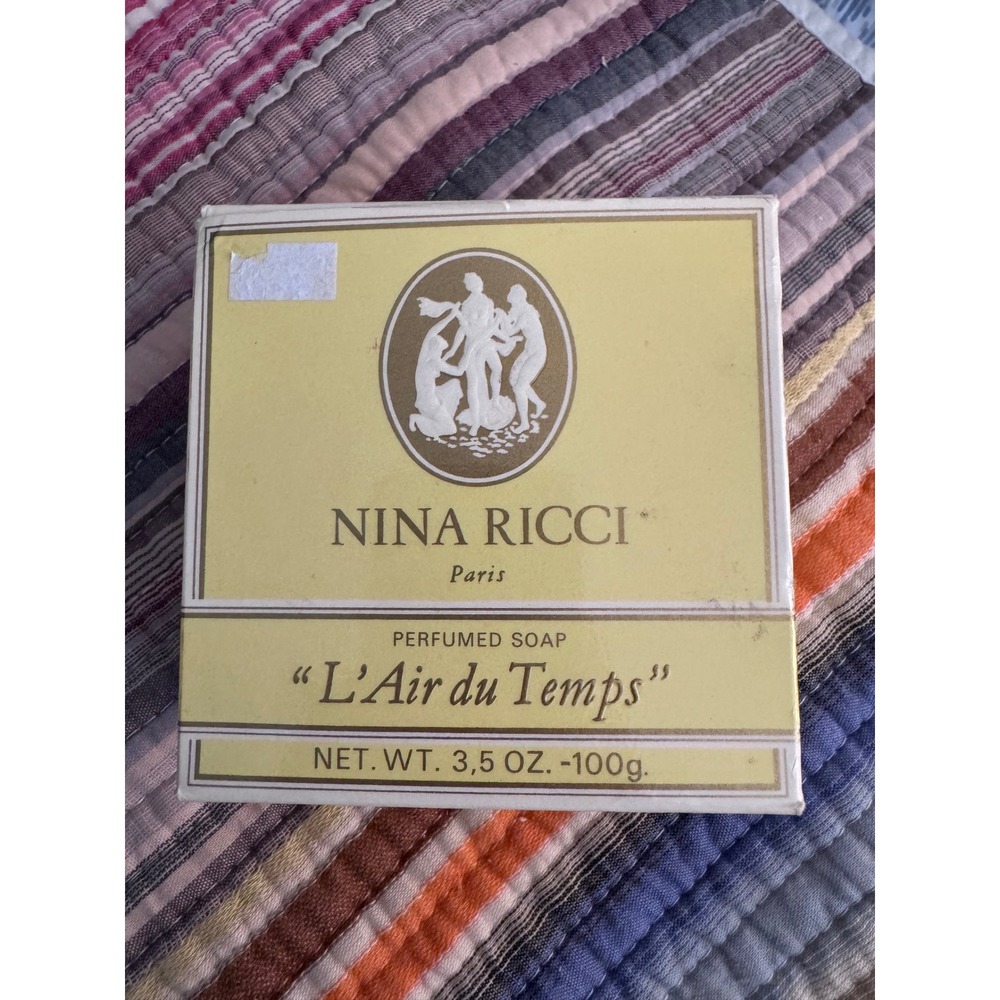 Vtg NIB Nina Ricci L'Air du Temps Perfumed Soap 3.5oz with Dove Case France